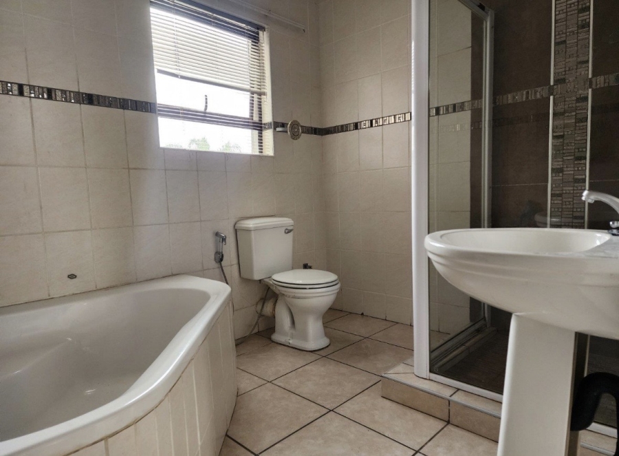 5 Bedroom Property for Sale in Doringkruin North West